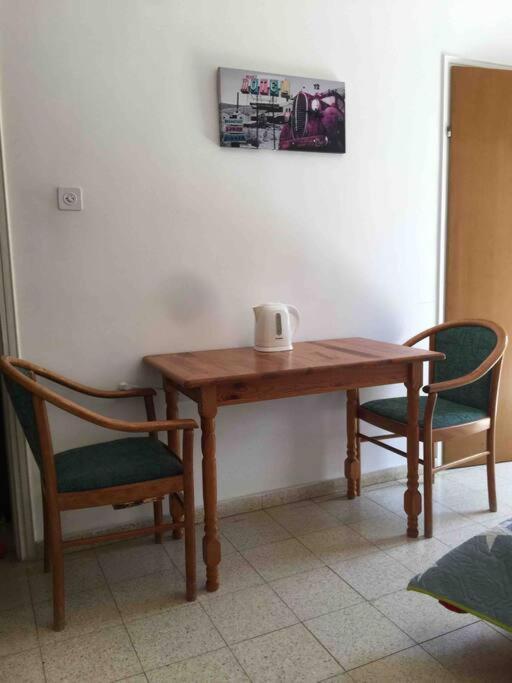 The Little Dorm And Beer Apartment Arad Exterior foto
