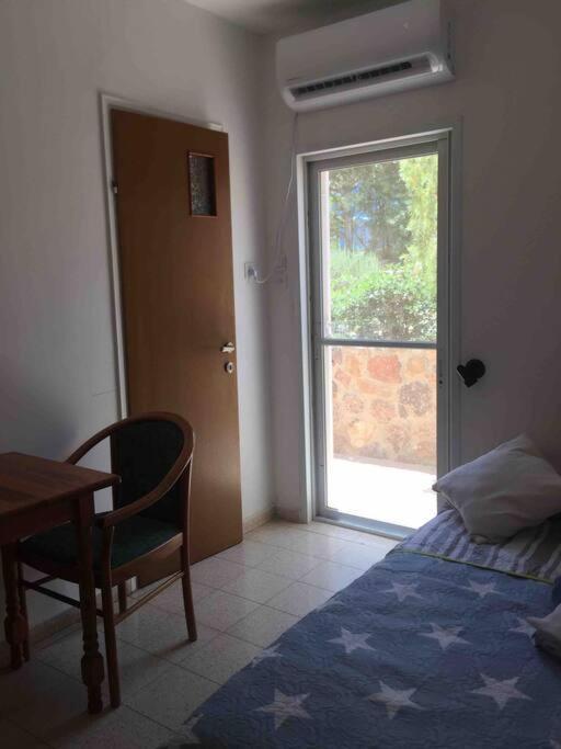 The Little Dorm And Beer Apartment Arad Exterior foto